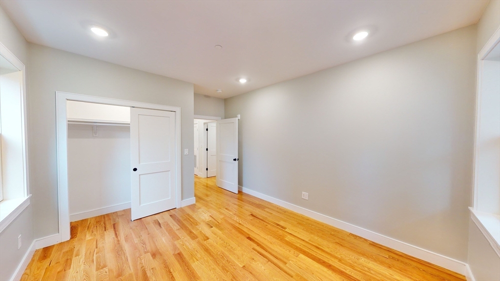 4 bed, 2 bath apartment for rent at 34 Dorset Unit 2, Dorchester — photo 21 of 23
