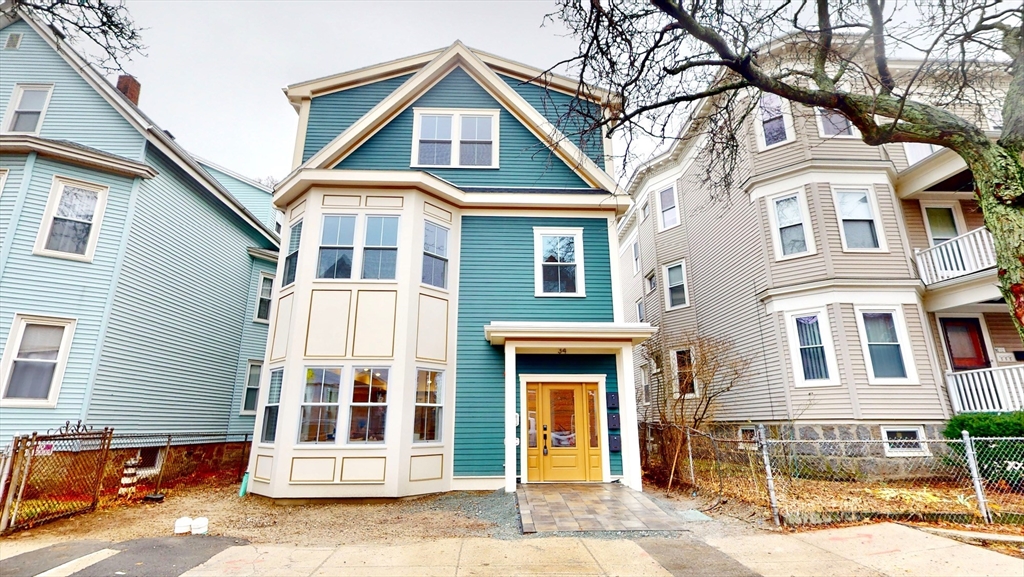 4 bed, 2 bath apartment for rent at 34 Dorset Unit 2, Dorchester — photo 1 of 23