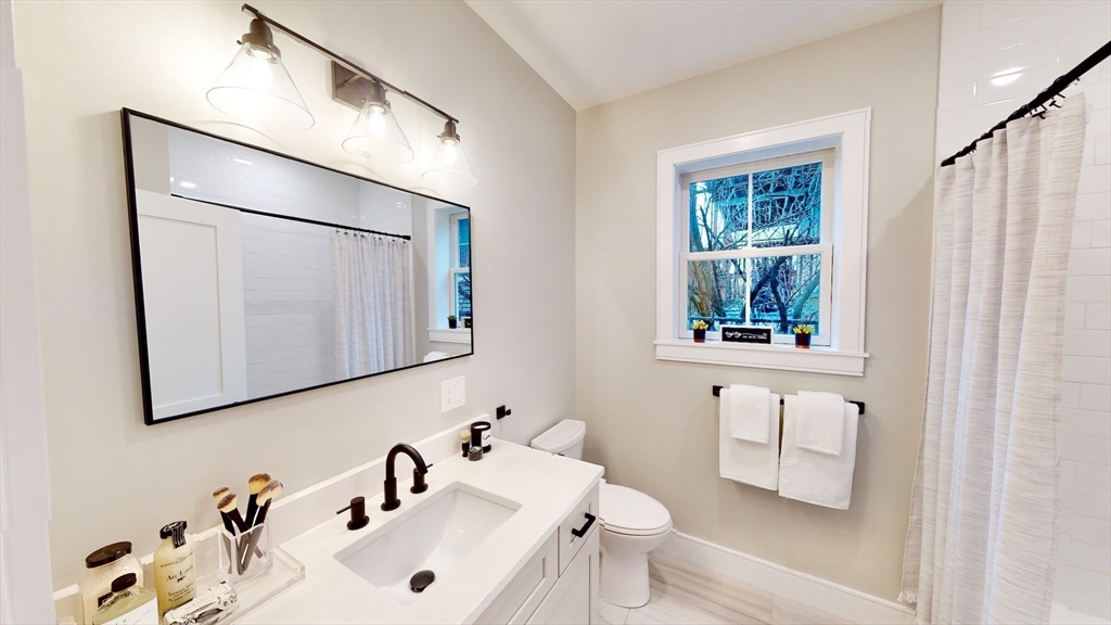 4 bed, 2 bath apartment for rent at 34 Dorset Unit 2, Dorchester — photo 13 of 23