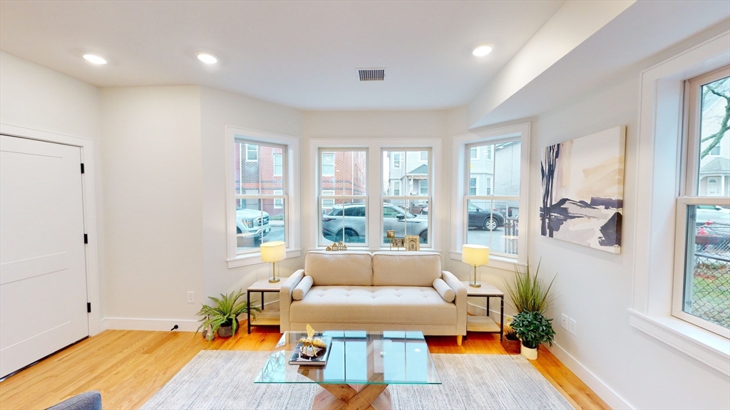 4 bed, 2 bath apartment for rent at 34 Dorset Unit 2, Dorchester — photo 11 of 23