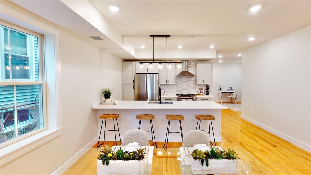 4 bed, 2 bath apartment for rent at 34 Dorset Unit 2, Dorchester — photo 3 of 23