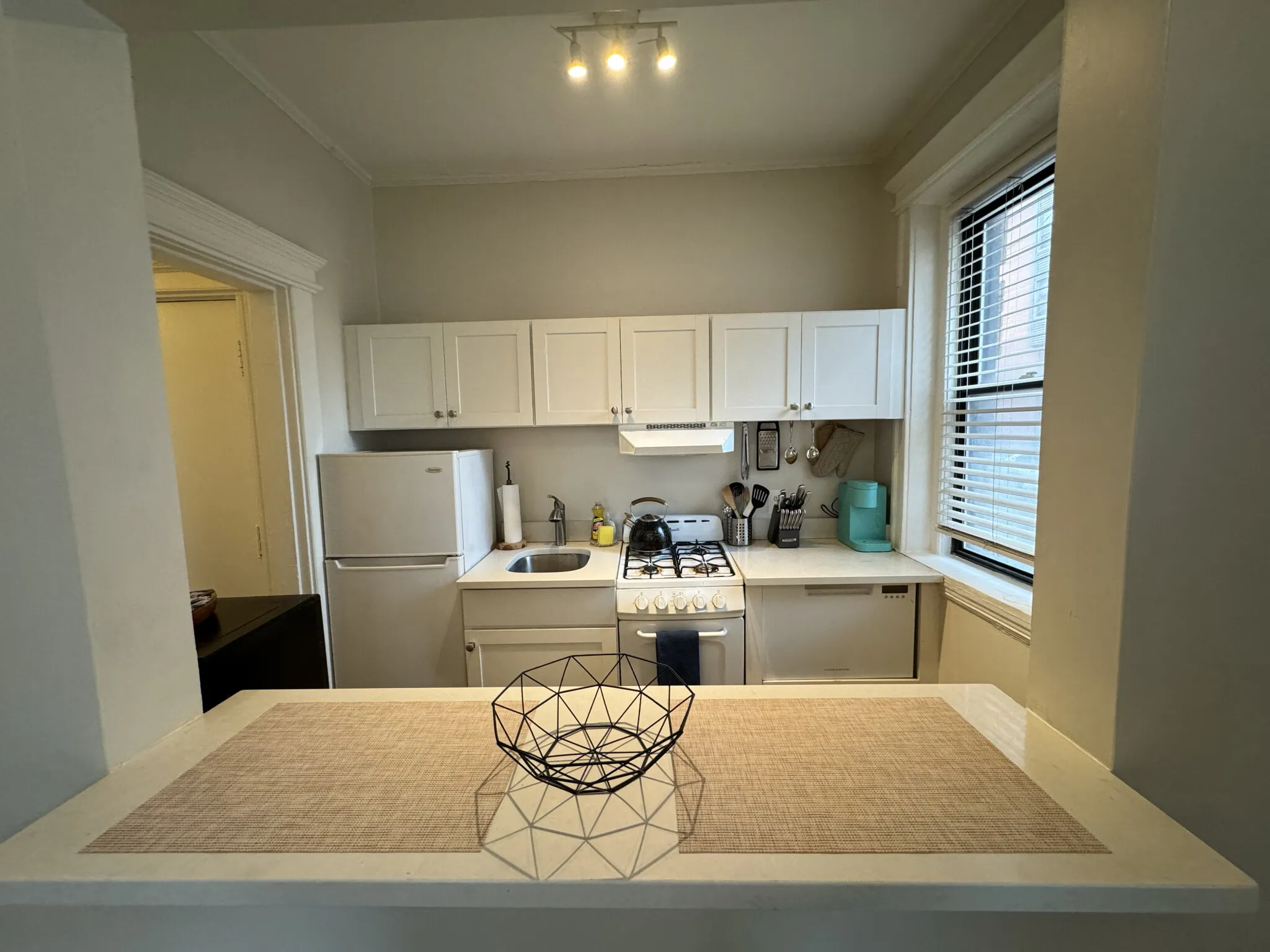 1 bed, 1 bath apartment for rent at 34 East Newton St Unit 2, South End — photo 2 of 11