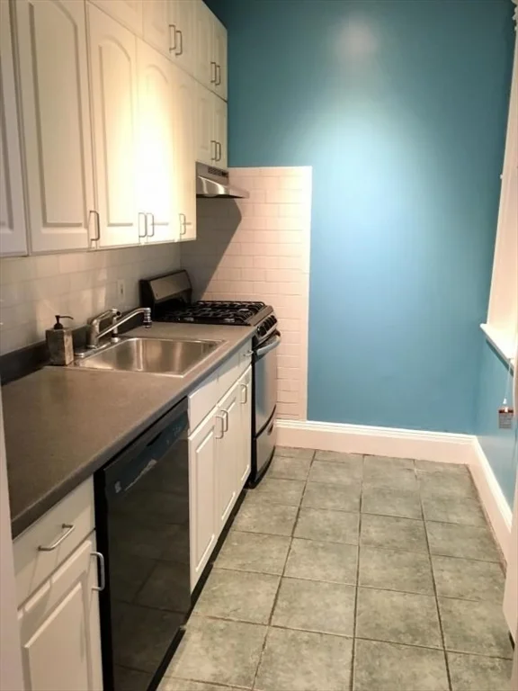 1 bed, 1 bath apartment for rent at 34 East Newton St Unit 3, South End — photo 2 of 5