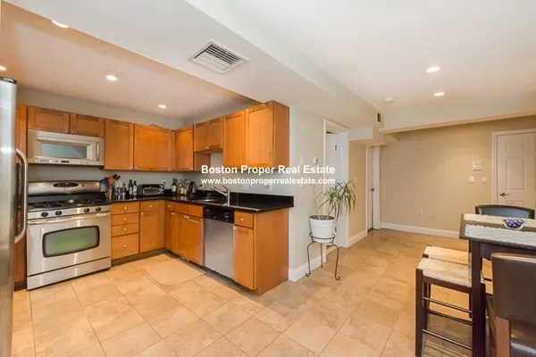 2 bed, 1 bath apartment for rent at 34 Edgerly Rd Unit 1, Fenway — photo 15 of 16