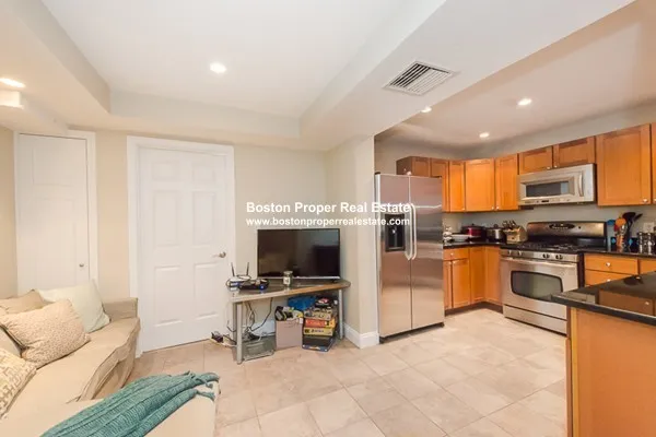 2 bed, 1 bath apartment for rent at 34 Edgerly Rd Unit 1, Fenway — photo 8 of 16