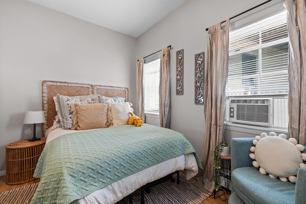 3 bed, 1 bath apartment for rent at 34 Edison Green Unit 1, Dorchester — photo 6 of 11
