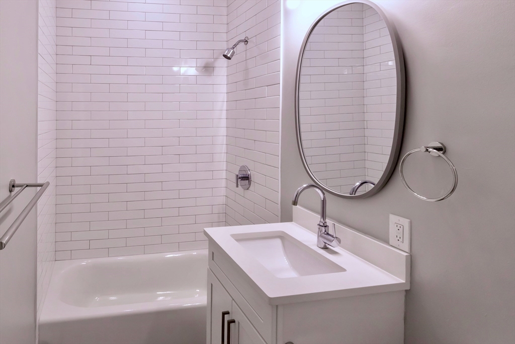 3 bed, 1 bath apartment for rent at 34 Edison Green Unit 2, Dorchester — photo 8 of 12