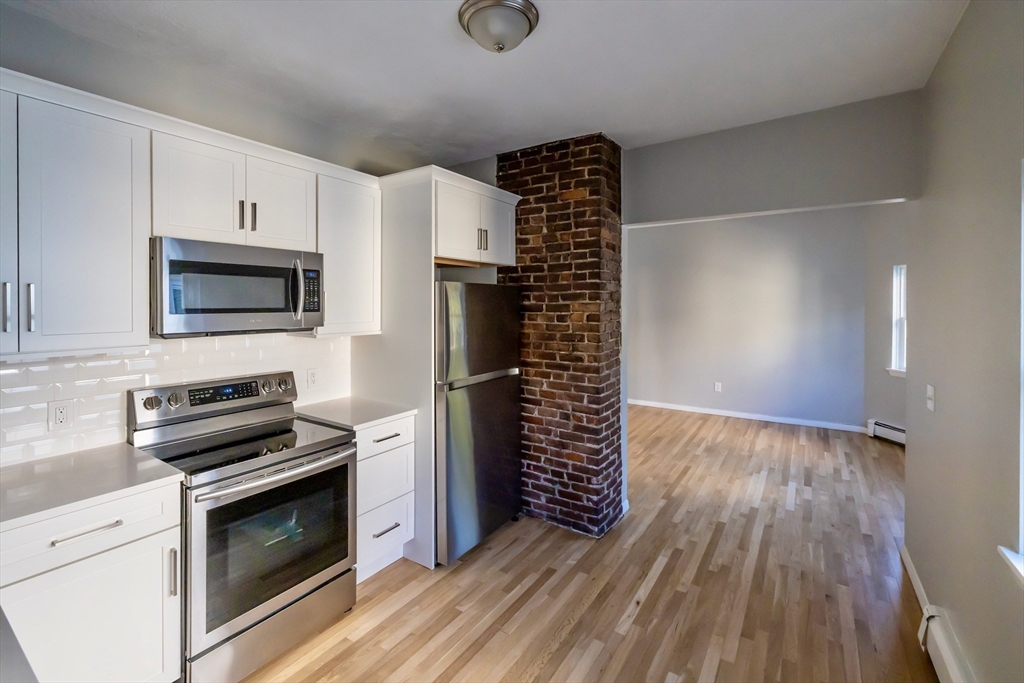 3 bed, 1 bath apartment for rent at 34 Edison Green Unit 2, Dorchester — photo 2 of 12