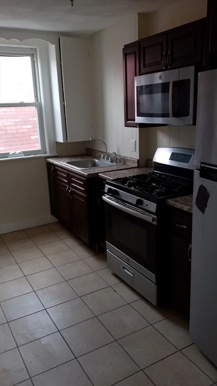 1 bed, 1 bath apartment for rent at 34 Edwin Unit 3, Dorchester — photo 4 of 9