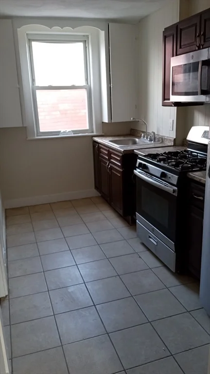 1 bed, 1 bath apartment for rent at 34 Edwin Unit 3, Dorchester — photo 3 of 9