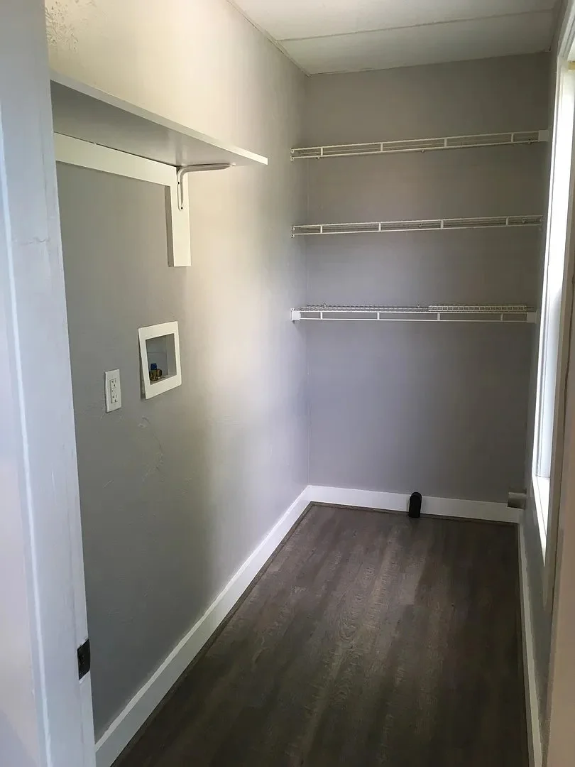 3 bed, 1 bath apartment for rent at 34 Esther St Unit 2, Oak Hill — photo 7 of 13