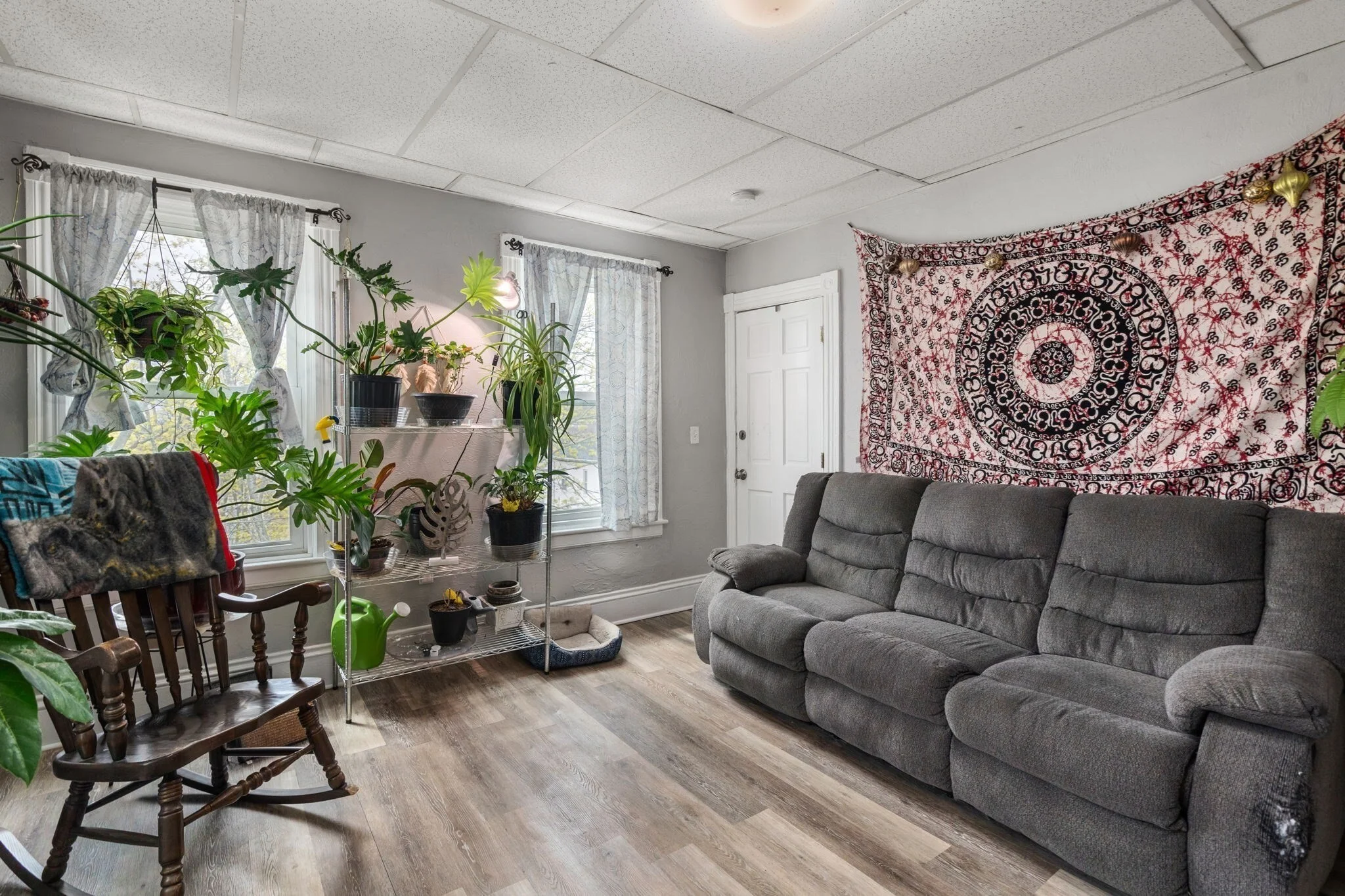 3 bed, 1 bath apartment for rent at 34 Esther St Unit 2, Oak Hill — photo 2 of 13