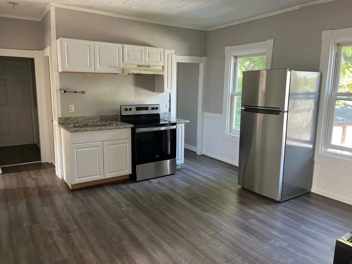 3 bed, 1 bath apartment for rent at 34 Esther St Unit 2, Oak Hill — photo 9 of 13