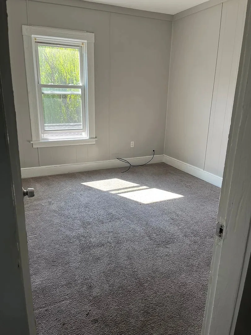 3 bed, 1 bath apartment for rent at 34 Esther St Unit 2, Oak Hill — photo 11 of 13