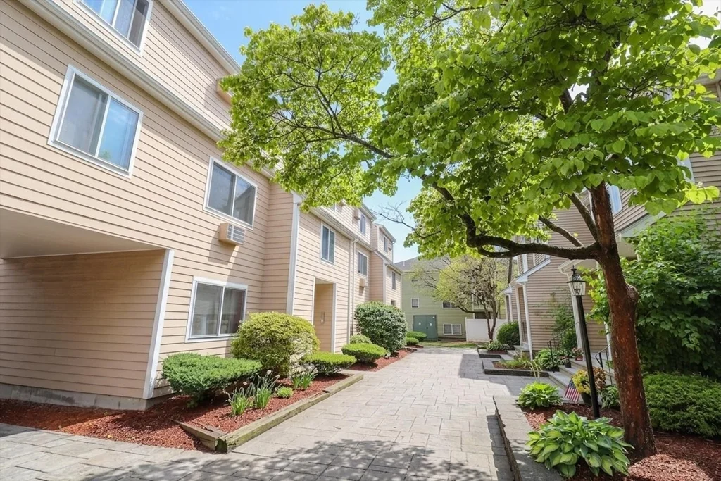2 bed, 1 bath apartment for rent at 34 Fairfield Park Unit 34, Mansfield — photo 2 of 18
