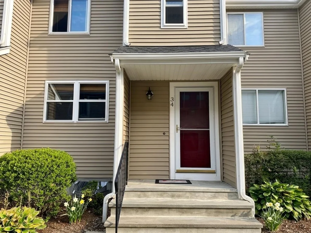 2 bed, 1 bath apartment for rent at 34 Fairfield Park Unit 34, Mansfield — photo 3 of 18