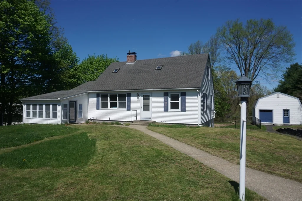 1 bed, 1 bath apartment for rent at 34 Fairview Ave Unit B, Groton — photo 1 of 18
