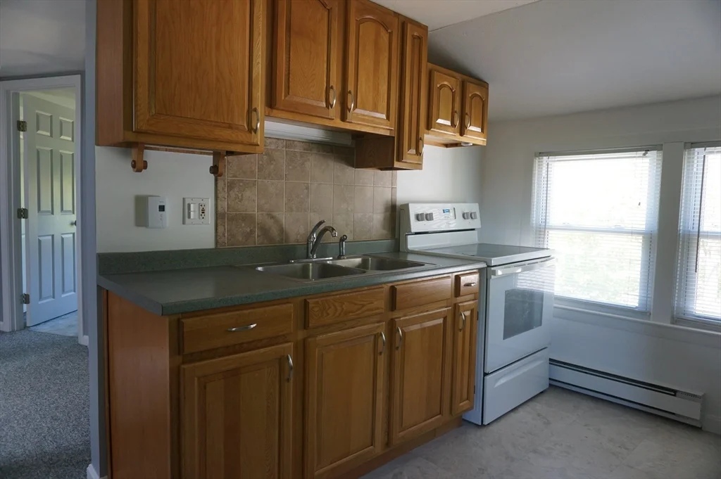1 bed, 1 bath apartment for rent at 34 Fairview Ave Unit B, Groton — photo 9 of 18