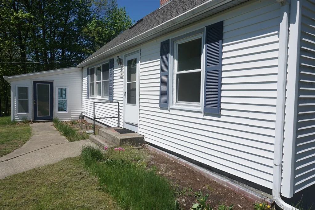 1 bed, 1 bath apartment for rent at 34 Fairview Ave Unit B, Groton — photo 4 of 18