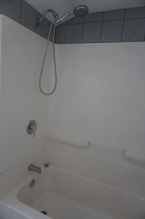 1 bed, 1 bath apartment for rent at 34 Fairview Ave Unit B, Groton — photo 17 of 18