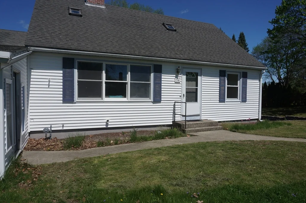1 bed, 1 bath apartment for rent at 34 Fairview Ave Unit B, Groton — photo 3 of 18