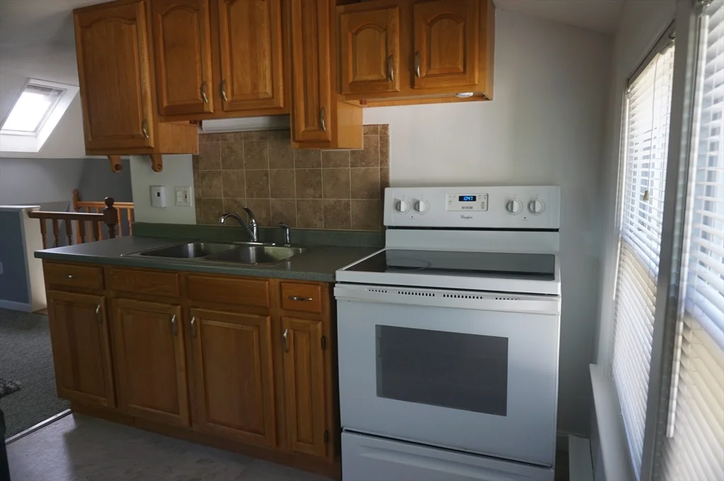 1 bed, 1 bath apartment for rent at 34 Fairview Ave Unit B, Groton — photo 10 of 18