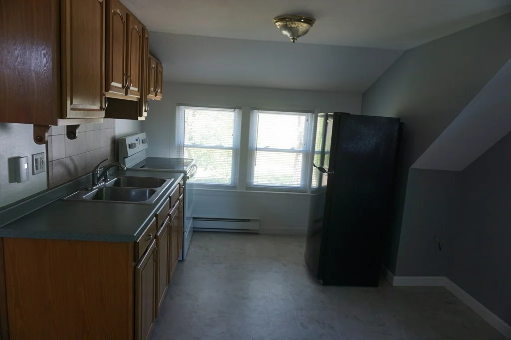1 bed, 1 bath apartment for rent at 34 Fairview Ave Unit B, Groton — photo 12 of 18