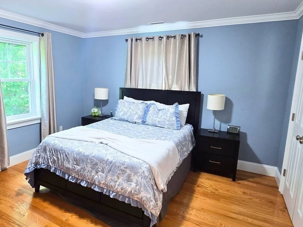 4 bed, 2.5 bath apartment for rent at 34 Fieldstone Dr Unit n/a, Burlington — photo 8 of 18