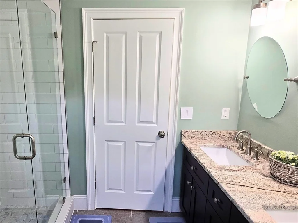 4 bed, 2.5 bath apartment for rent at 34 Fieldstone Dr Unit n/a, Burlington — photo 11 of 18