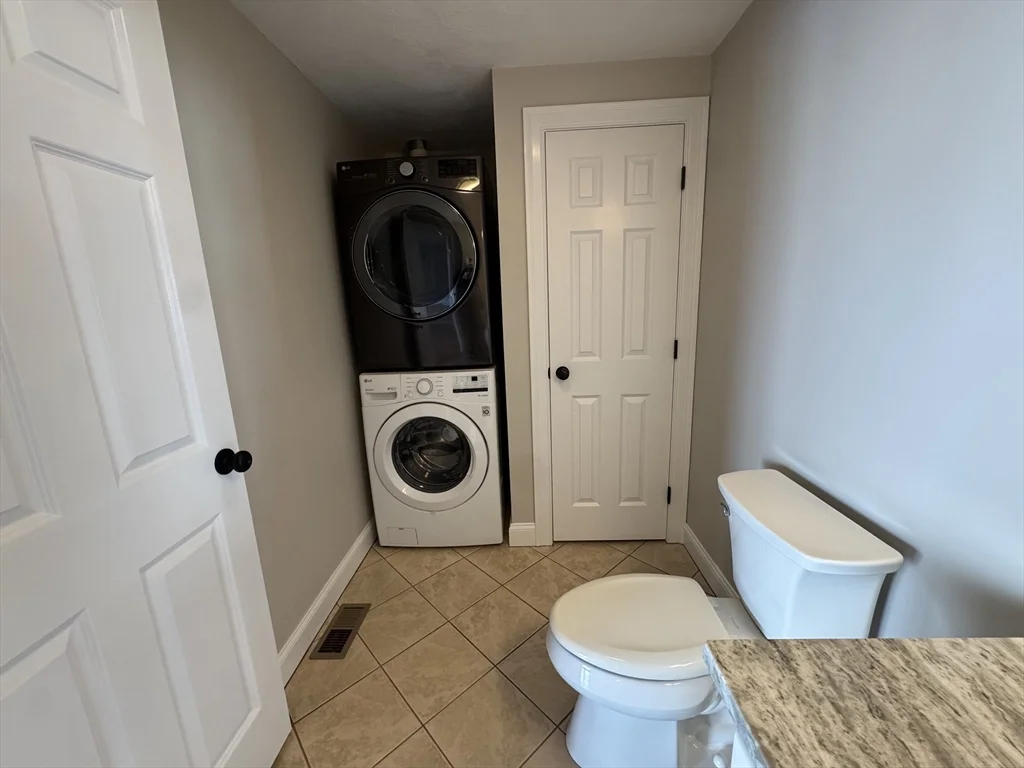 3 bed, 1 bath apartment for rent at 34 Florence Ave Unit 38, Attleboro — photo 7 of 16