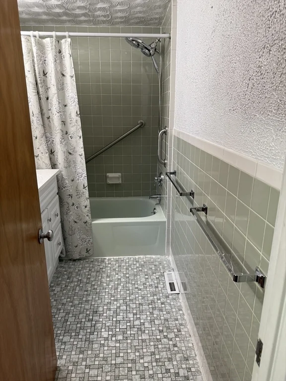 3 bed, 1 bath apartment for rent at 34 Florence Unit 1, East Somerville — photo 26 of 28