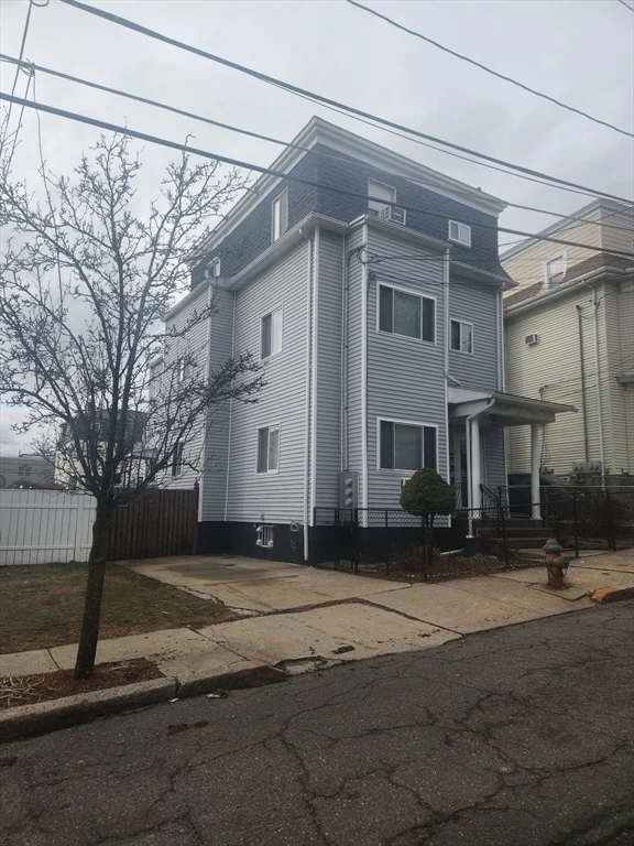 3 bed, 1 bath apartment for rent at 34 Florence Unit 1, East Somerville — photo 2 of 28