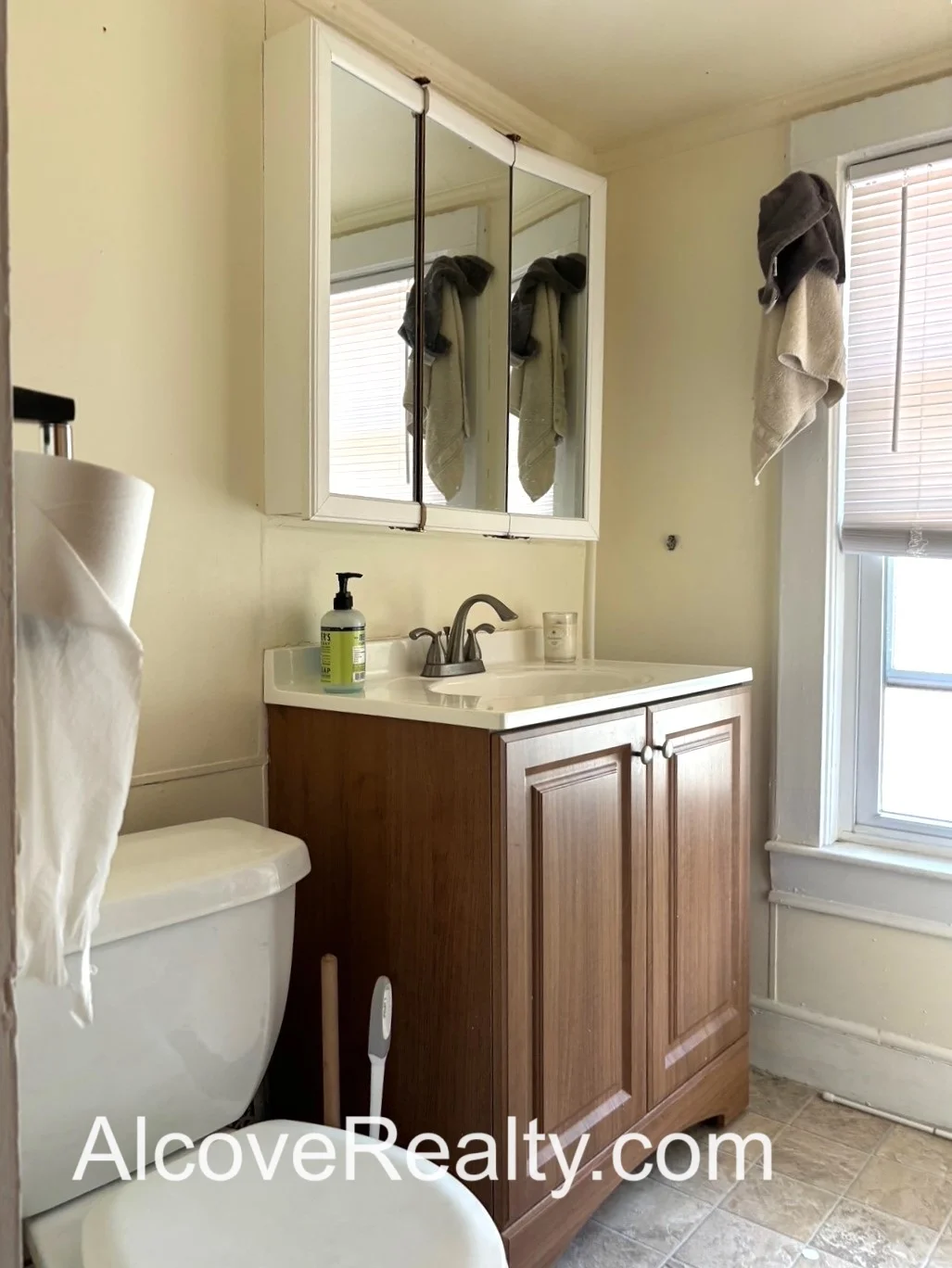 1 bed, 2 bath apartment for rent at 34 Foskett St Unit 2a, Powder House Square — photo 13 of 16