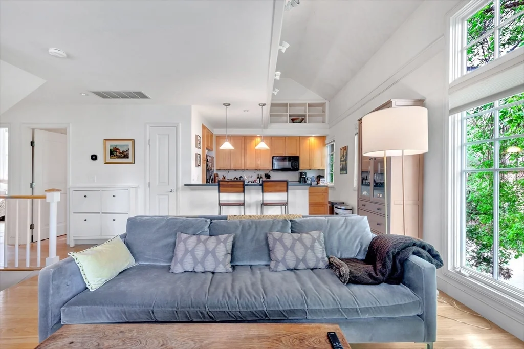 2 bed, 2 bath apartment for rent at 34 Foster St Unit 34, West Cambridge — photo 9 of 28