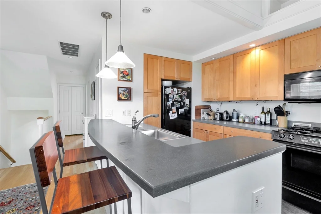 2 bed, 2 bath apartment for rent at 34 Foster St Unit 34, West Cambridge — photo 11 of 28