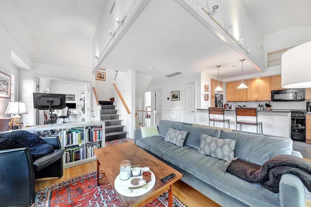 2 bed, 2 bath apartment for rent at 34 Foster St Unit 34, West Cambridge — photo 8 of 28