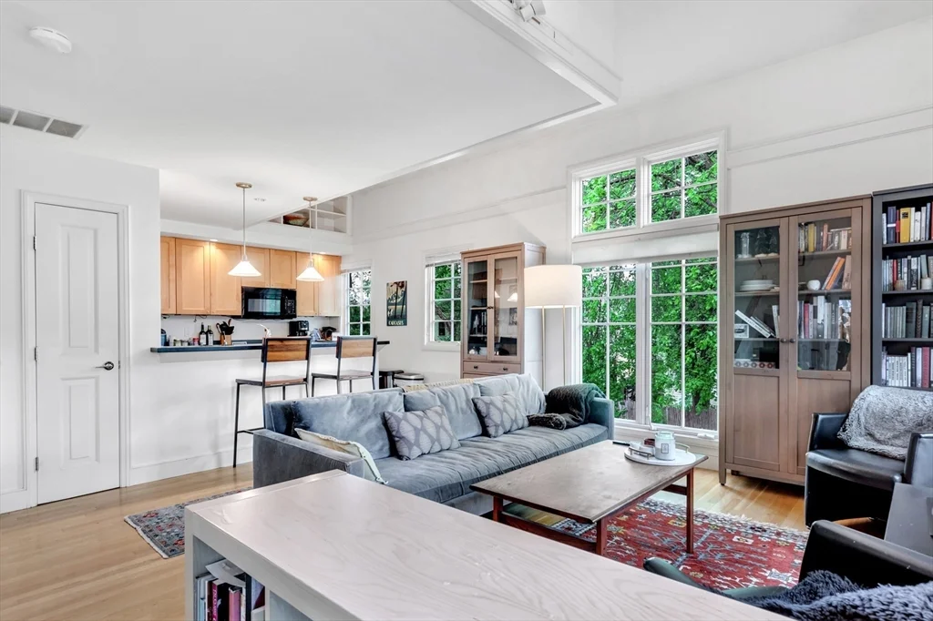 2 bed, 2 bath apartment for rent at 34 Foster St Unit 34, West Cambridge — photo 4 of 28