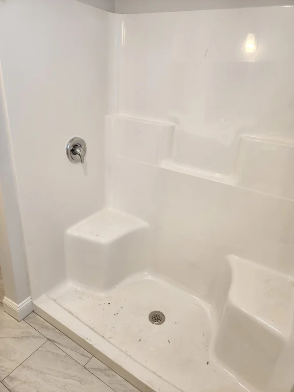 2 bed, 2 bath apartment for rent at 34 Four Seasons Dr Unit 32, Hampstead — photo 9 of 31