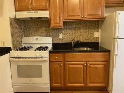 Studio bed, 1 bath apartment for rent at 34 Franklin Ave Unit 14, Revere — photo 2 of 6