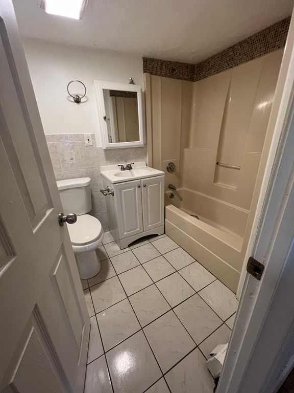 1 bed, 1 bath apartment for rent at 34 Franklin Ave Unit 2, Revere — photo 6 of 7
