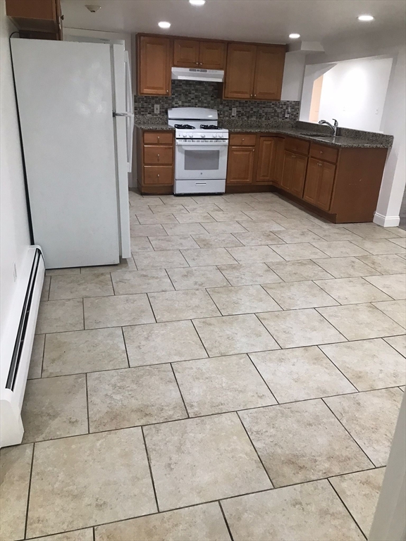 4 bed, 1 bath apartment for rent at 34 Franklin Ave Unit 3, Revere — photo 2 of 17