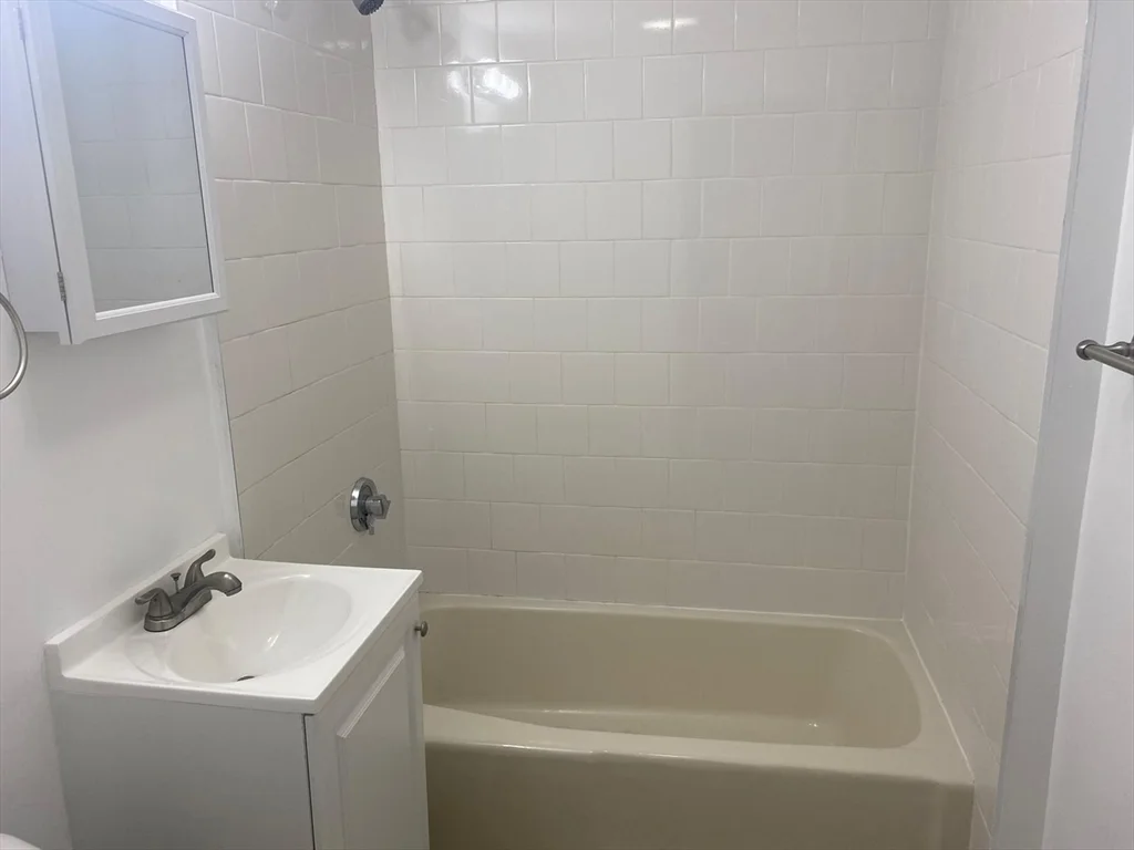 2 bed, 1 bath apartment for rent at 34 Franklin Ave Unit 8, Revere — photo 4 of 9