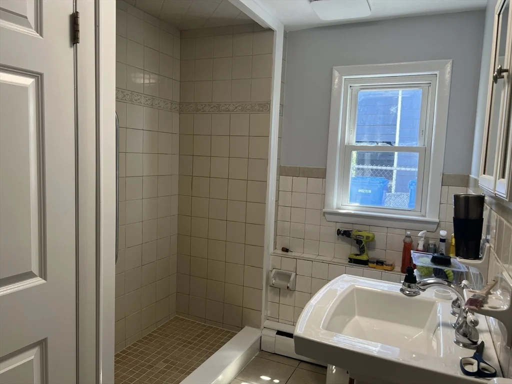 1 bed, 1 bath apartment for rent at 34 Franklin St Unit 1, Winthrop — photo 5 of 10