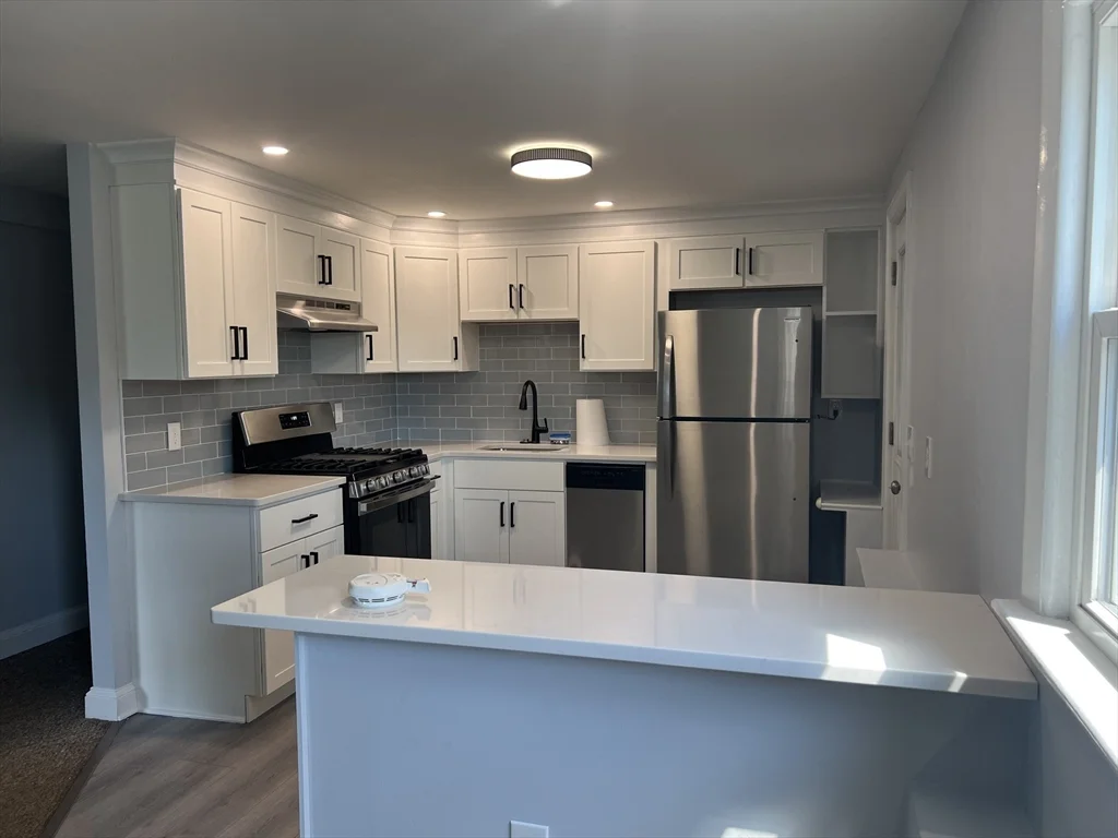1 bed, 1 bath apartment for rent at 34 Franklin St Unit 1, Winthrop — photo 2 of 10
