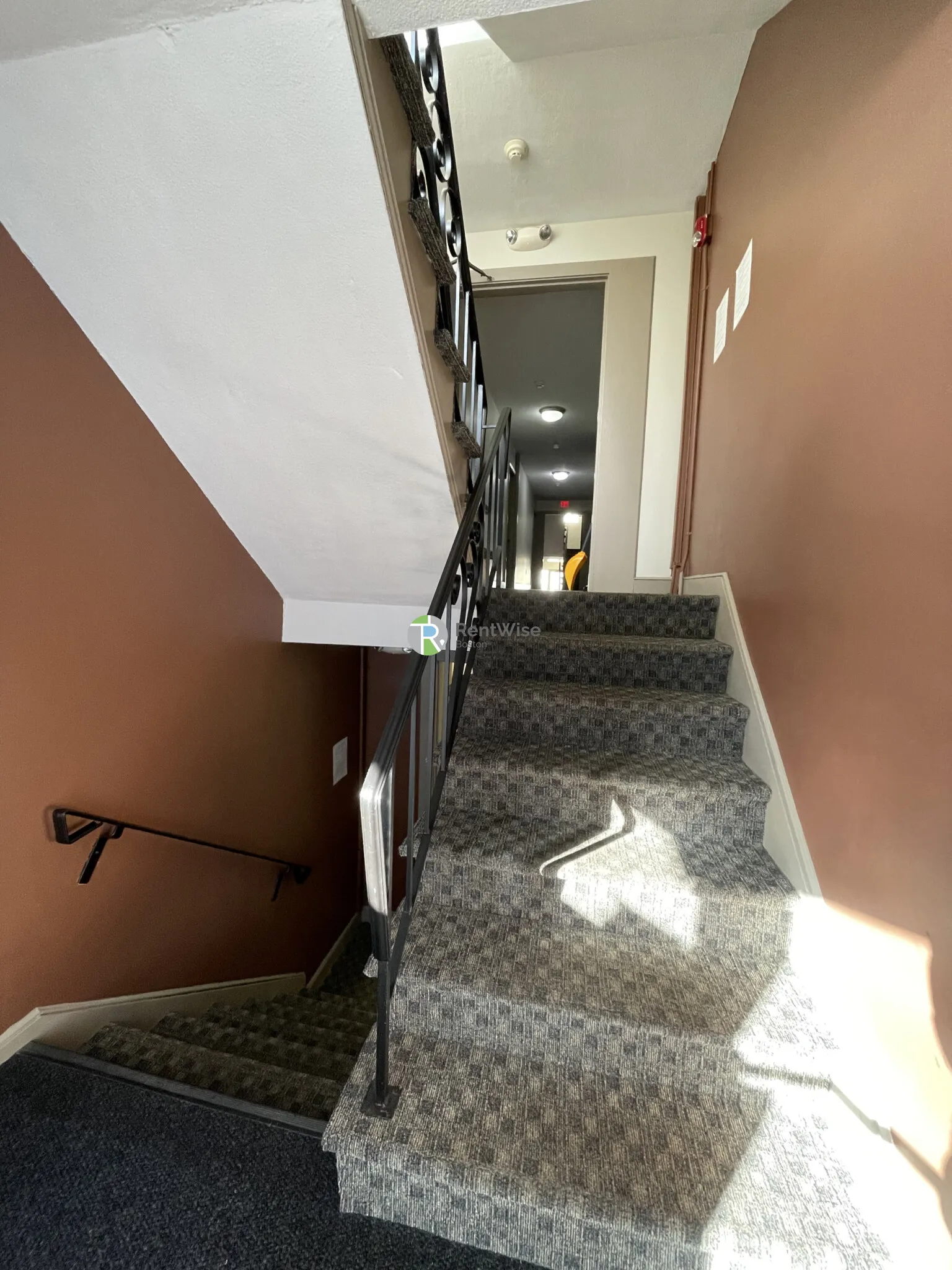 Studio bed, 1 bath apartment for rent at 34 Gardner St Unit 3, Allston — photo 13 of 17
