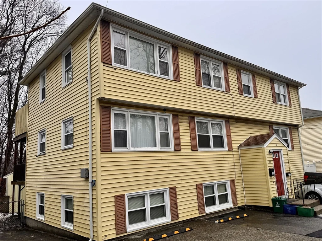 3 bed, 1 bath apartment for rent at 34 Gates Ln Unit 2, Worcester — photo 1 of 22