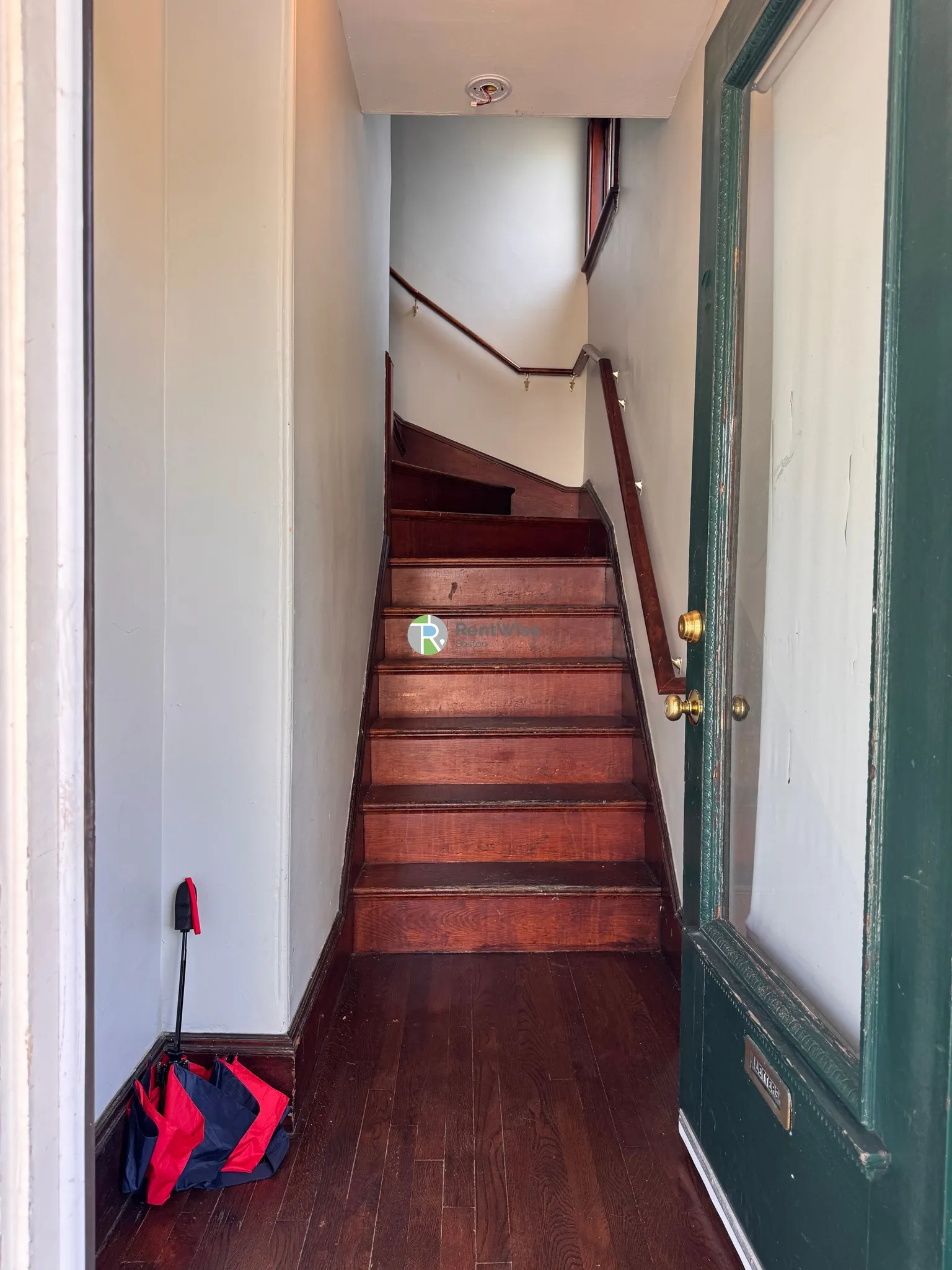 5 bed, 2 bath apartment for rent at 34 George St Unit 1, South Medford — photo 34 of 37