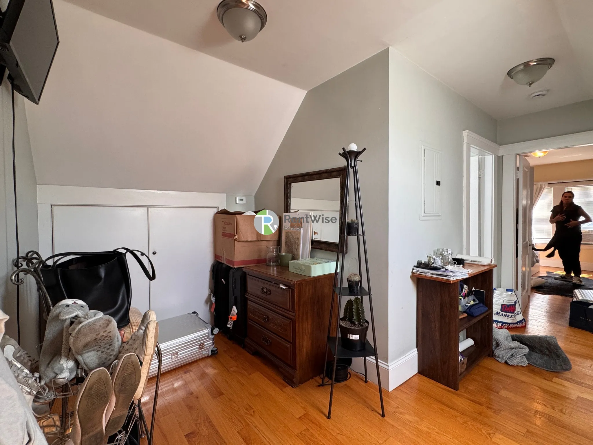 5 bed, 2 bath apartment for rent at 34 George St Unit 1, South Medford — photo 25 of 37