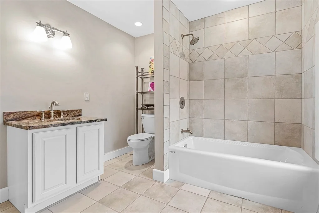 7 bed, 3 bath apartment for rent at 34 Glen Rd, Winchester — photo 32 of 40