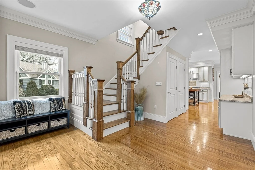 7 bed, 3 bath apartment for rent at 34 Glen Rd, Winchester — photo 7 of 40